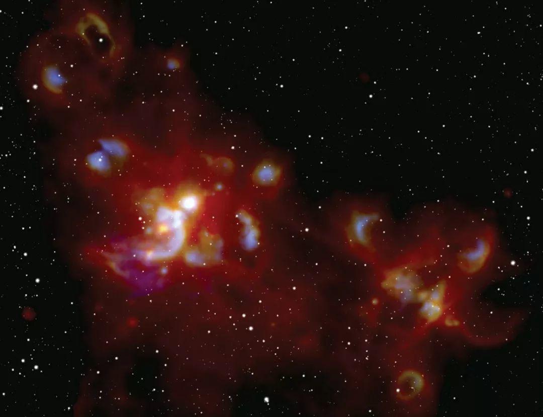 1.7万光年之外，SOFIA拍到了一场恒星形成之初的“宇宙星光秀”
