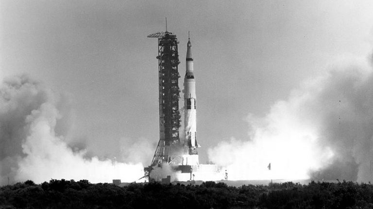 50年前，阿波罗11号发射进入历史