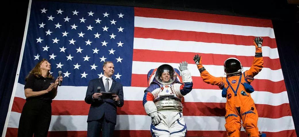 NASA公布下一代宇航服