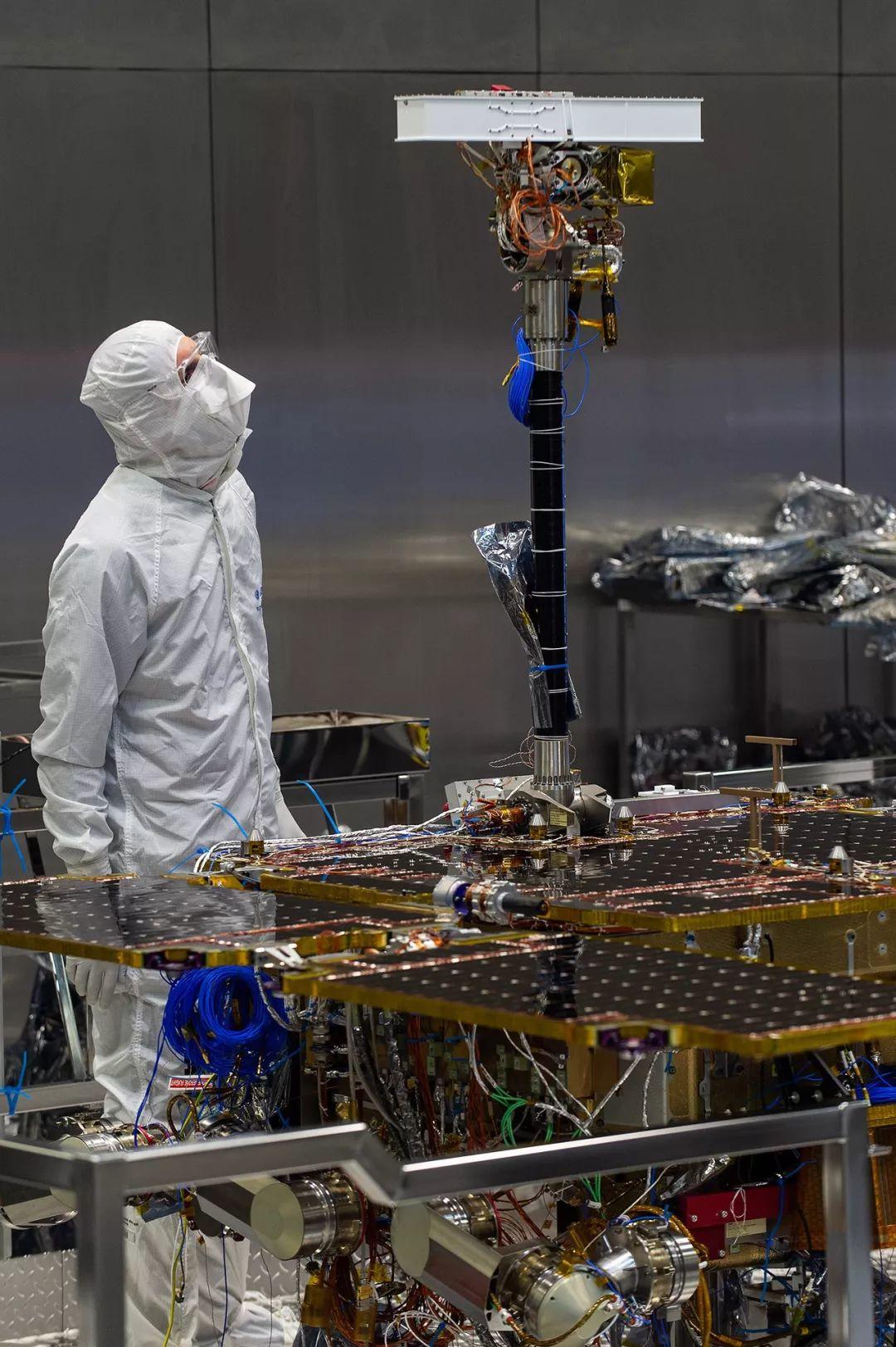 ExoMars 2020火星车已组装完毕，将于一年内发射前往火星