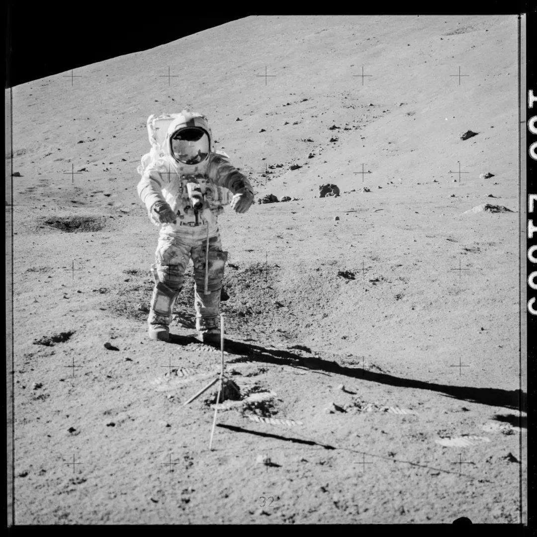 NASA开封了尘封已久的阿波罗号任务月球样本