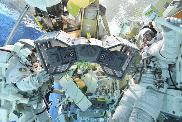 “机器人旅馆”发射到国际空间站