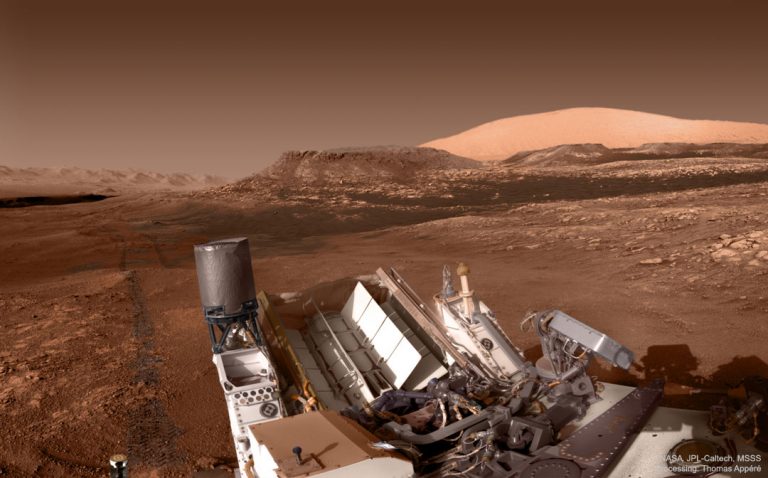 火星表面的山丘、棱线和车辙
