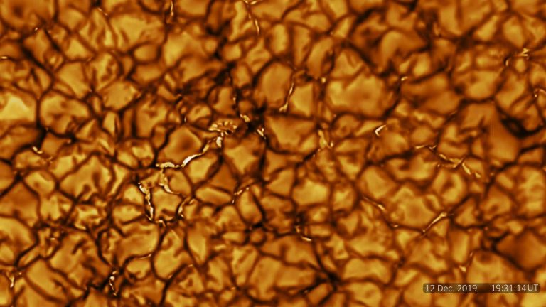 创记录高解析的太阳米粒组织影像