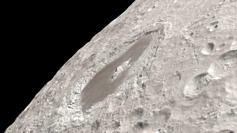 阿波罗13号看到的月球