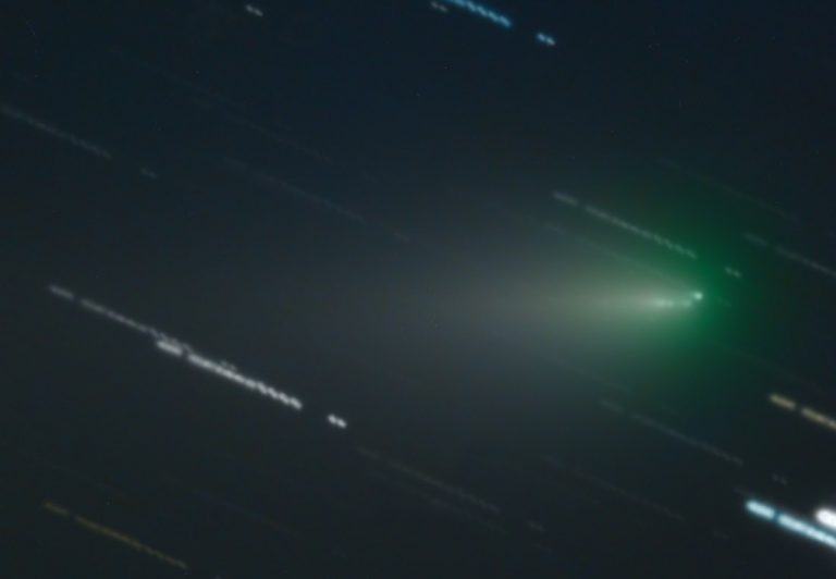 阿特拉斯彗星发生裂解