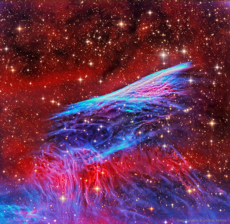 铅笔星云超新星冲击波的图片。有关更多详细信息，请参阅说明。