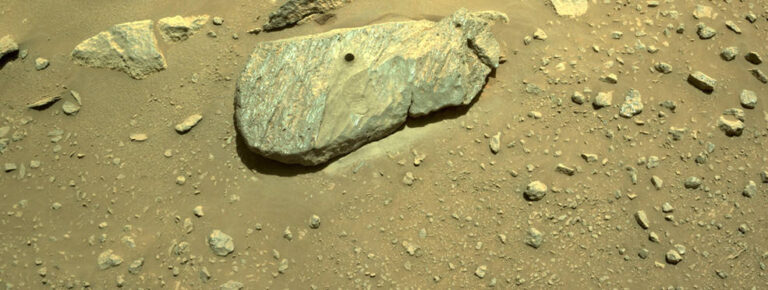 毅力号火星车成功地对第一块岩石进行岩芯采样