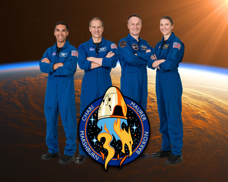 Crew-3宇航员与微重力研究一起发射到空间站