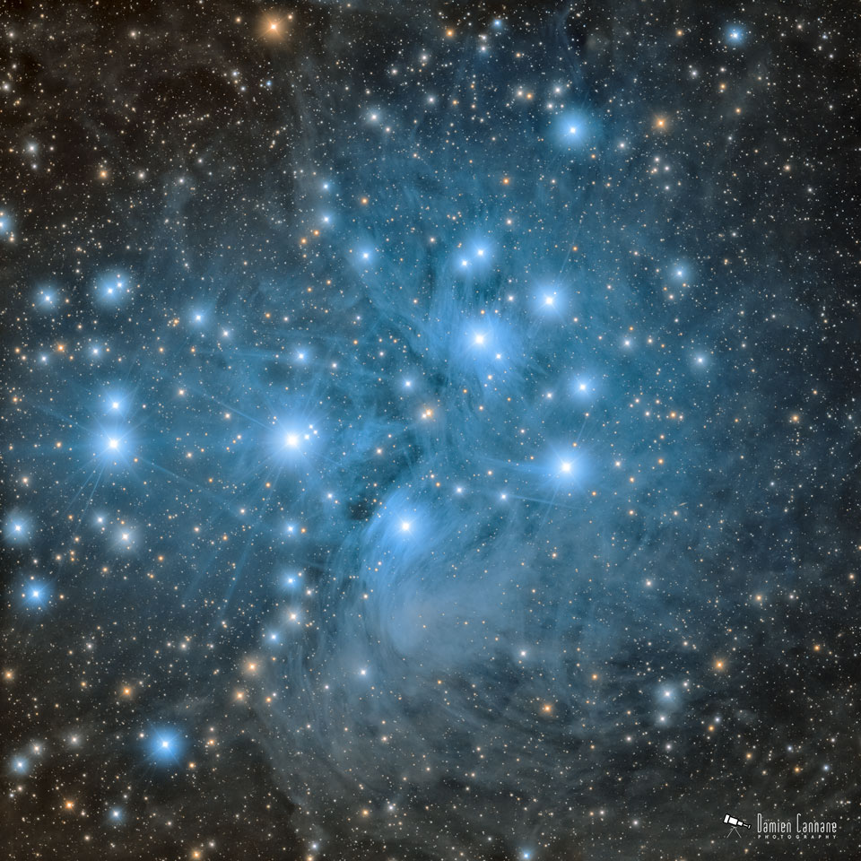 特色图像显示了从美国佛罗里达州拍摄的昴宿星团疏散星团的深层图像。有关更多详细信息，请参阅说明。