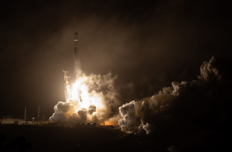 NASA、SpaceX发射DART：首次保卫地球的测试任务