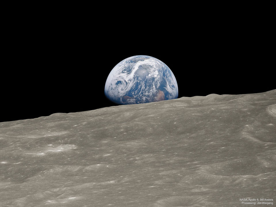 特色图片是有史以来最着名的照片之一的最新重新制作版本：地球从阿波罗8号的月球后面升起。请参阅说明以获取更多详细信息。