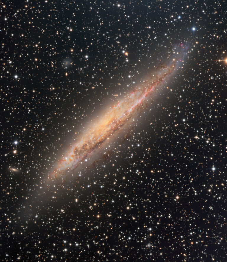 邻近的螺旋星系NGC 4945