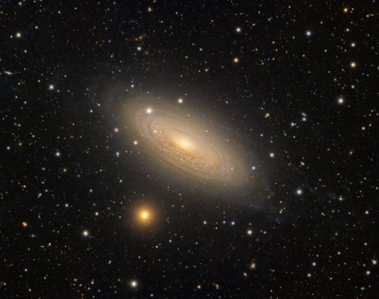 螺旋星系NGC 2841