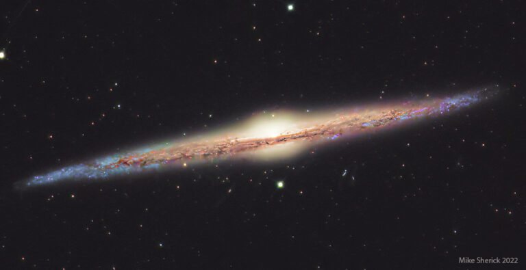 侧向星系NGC 4565