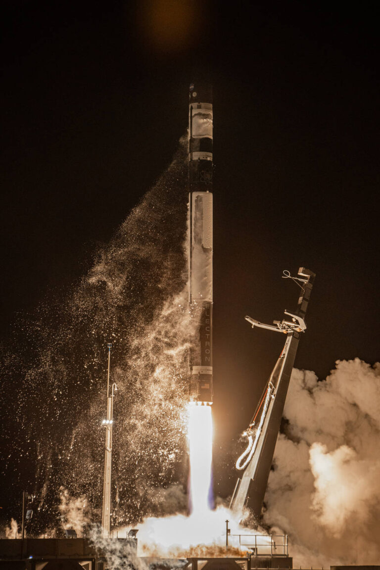 CAPSTONE发射，测试NASA阿尔忒弥斯登月任务的新轨道